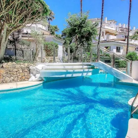 1081 - Golden Beach Jacuzzi Apartment *