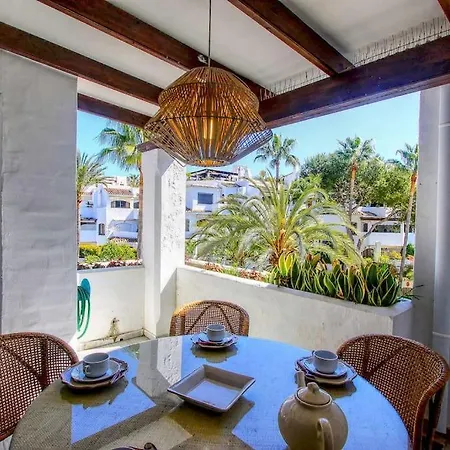 1081 - Golden Beach Jacuzzi Apartment *